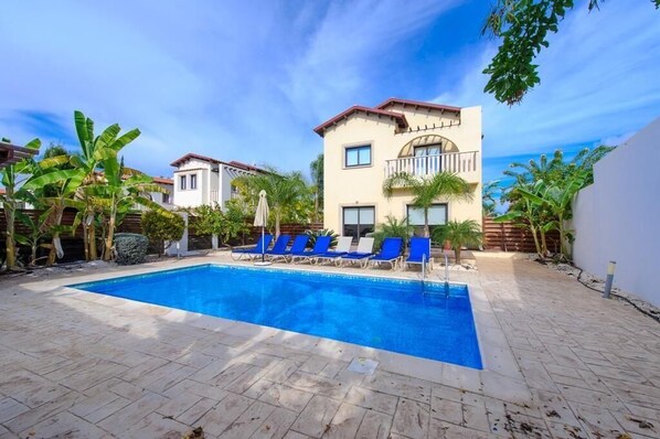 Villa AV6, Beautiful 4 Bedroom Protaras Villa