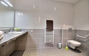 Bath/Shower