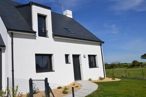 External view of the building. Pathway accessible for disabled persons