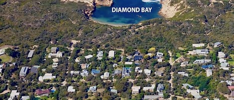 450m to Diamond Bay Beach.