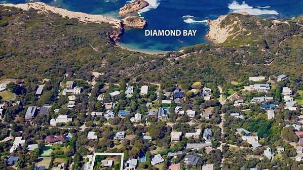 450m to Diamond Bay Beach.