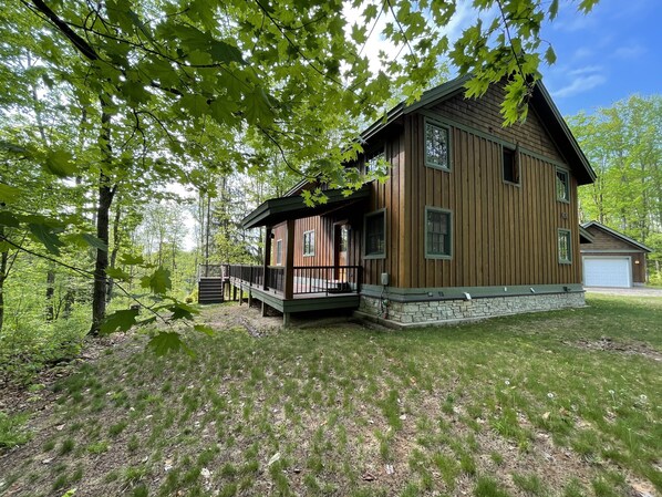 Little house in the woods 