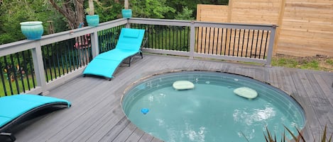 sunken Cowboy Pool / Hottub goes from 55* to 101*