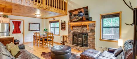 Blairsville Vacation Rental | 3-Story Cabin | 3BR | 3BA | 1,848 Sq Ft