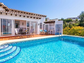 Water, Sky, Plant, Property, Swimming Pool, Building, Blue, Azure, Window, Chair