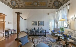 Common Room, Dining Room, Living Room, Room Detail