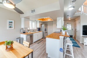 Fully Equipped Kitchen | Keurig Coffee Maker | Dishware & Silverware | 1st Floor