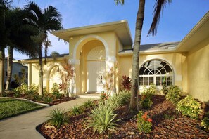 HOSPITALITY FOX - VILLA SUNRISE - ENTRANCE