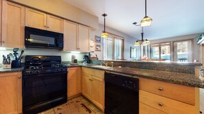 Room, Indoors, Oven, Microwave, Kitchen