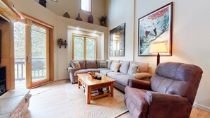 Living Room, Room, Indoors, Flooring, Furniture