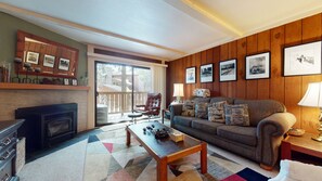 Living Room, Room, Indoors, Flooring, Couch