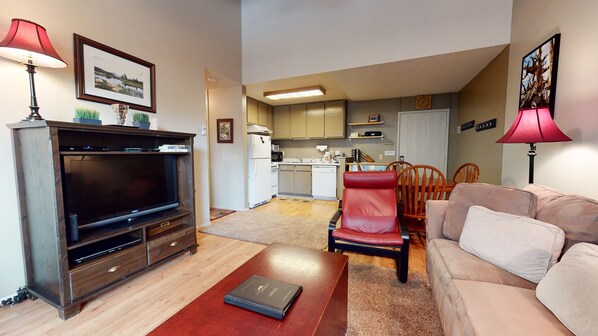 Room, Indoors, Living Room, Furniture, Couch