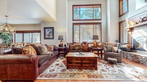 Home Decor, Furniture, Indoors, Living Room, Room