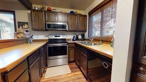 Room, Indoors, Oven, Microwave, Flooring