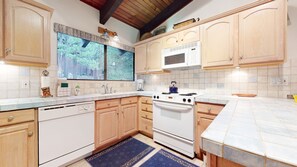 Room, Indoors, Kitchen, Furniture, Oven