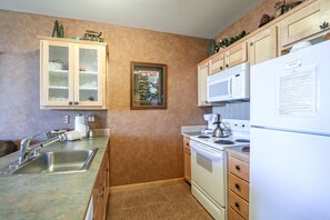 Room, Indoors, Kitchen, Flooring, Shelf