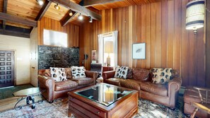 Indoors, Home Decor, Living Room, Furniture, Coffee Table