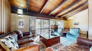 Indoors, Living Room, Furniture, Home Decor, Lamp