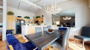 Chair, Furniture, Room, Indoors, Hardwood