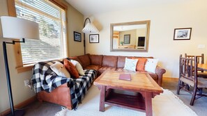Living Room, Room, Indoors, Couch, Furniture