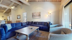 Couch, Furniture, Architecture, Building, Indoors