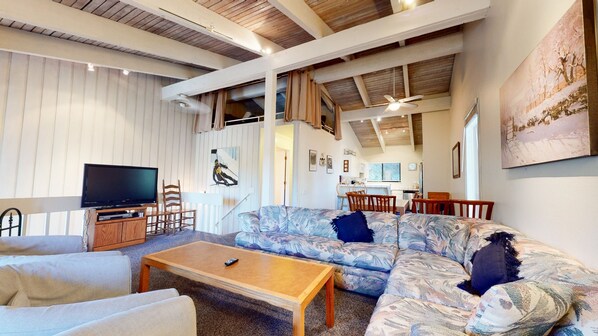 Living Room, Indoors, Room, Screen, Building