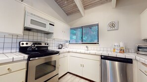 Room, Indoors, Kitchen, Cooktop, Oven