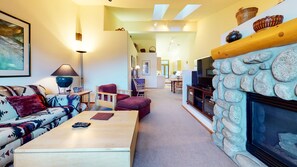 Flooring, Living Room, Indoors, Room, Couch