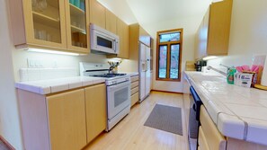 Flooring, Room, Indoors, Kitchen, Oven