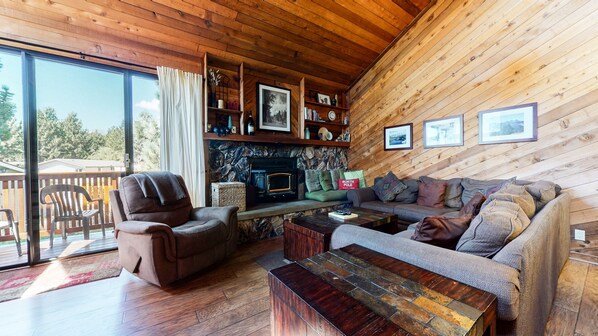 Living Room, Room, Indoors, Couch, Furniture