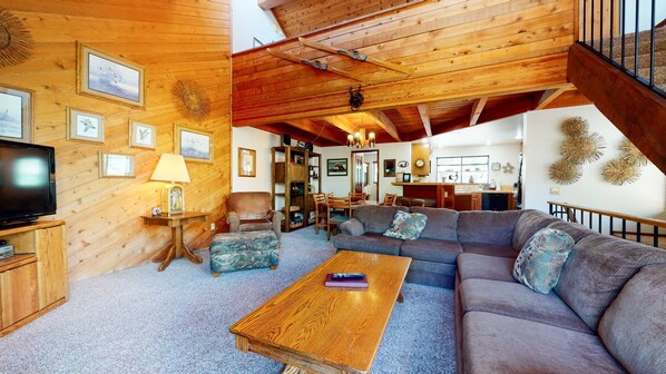 Living Room, Indoors, Room, Flooring, Couch