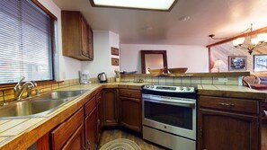 Room, Indoors, Kitchen, Flooring, Oven
