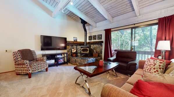 Living Room, Indoors, Room, Flooring, Furniture