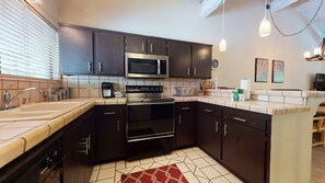Room, Indoors, Oven, Kitchen, Microwave