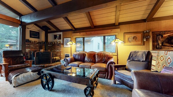 Living Room, Room, Indoors, Couch, Furniture