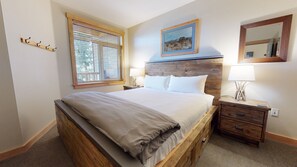 Bedroom, Room, Indoors, Furniture, Bed