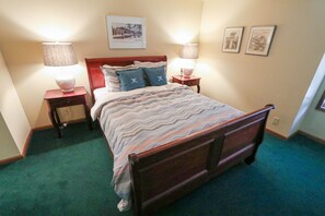 Indoors, Room, Bedroom, Furniture, Bed