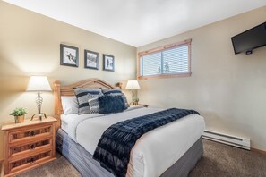 Home Decor, Bedroom, Room, Indoors, Furniture