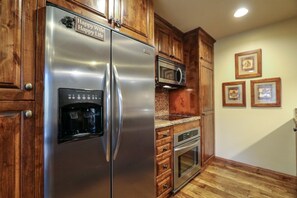 Flooring, Room, Indoors, Oven, Hardwood