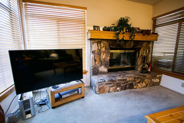 Fireplace, Indoors, Home Decor, Screen, LCD Screen