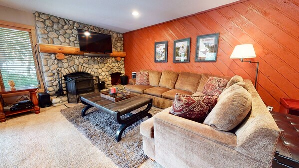 Living Room, Indoors, Room, Furniture, Couch