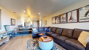Living Room, Room, Indoors, Couch, Furniture
