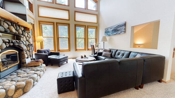 Furniture, Couch, Living Room, Room, Indoors