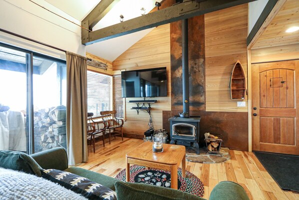 Hardwood, Indoors, Room, Living Room, Flooring