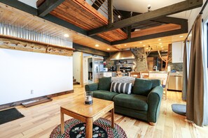 Furniture, Living Room, Room, Indoors, Building
