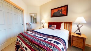 Bedroom, Room, Indoors, Bed, Furniture