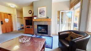 Furniture, Living Room, Indoors, Room, Fireplace