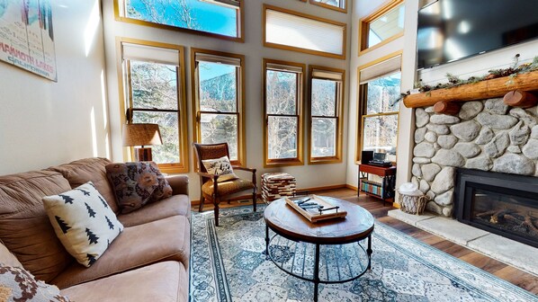 Furniture, Living Room, Room, Indoors, Flooring