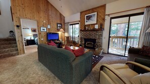 Room, Living Room, Indoors, Furniture, Couch