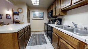 Flooring, Room, Indoors, Floor, Kitchen